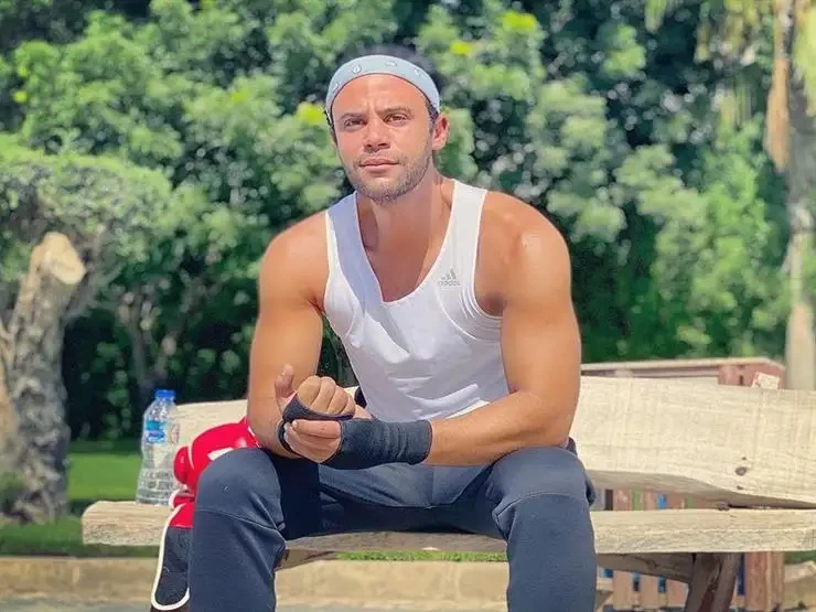محمد إمام يتعرض لإصابات عنيفة خلال تصوير مسلسل "النمر"
