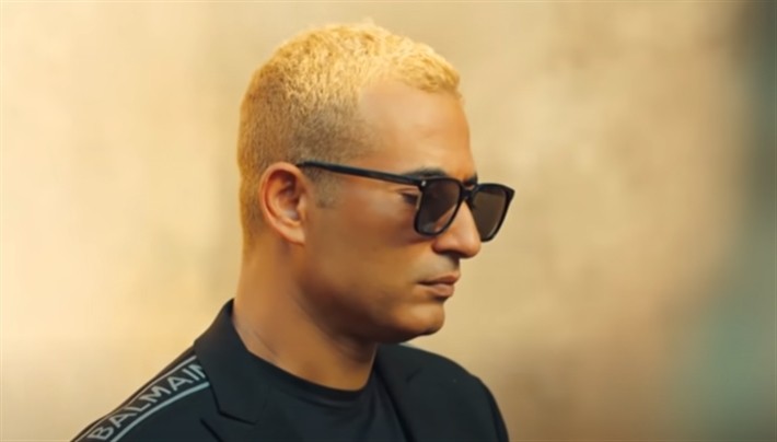 على طريقة عمرو دياب ... عمرو سعد بالشعر الأصفر في "ملوك الجدعنة"