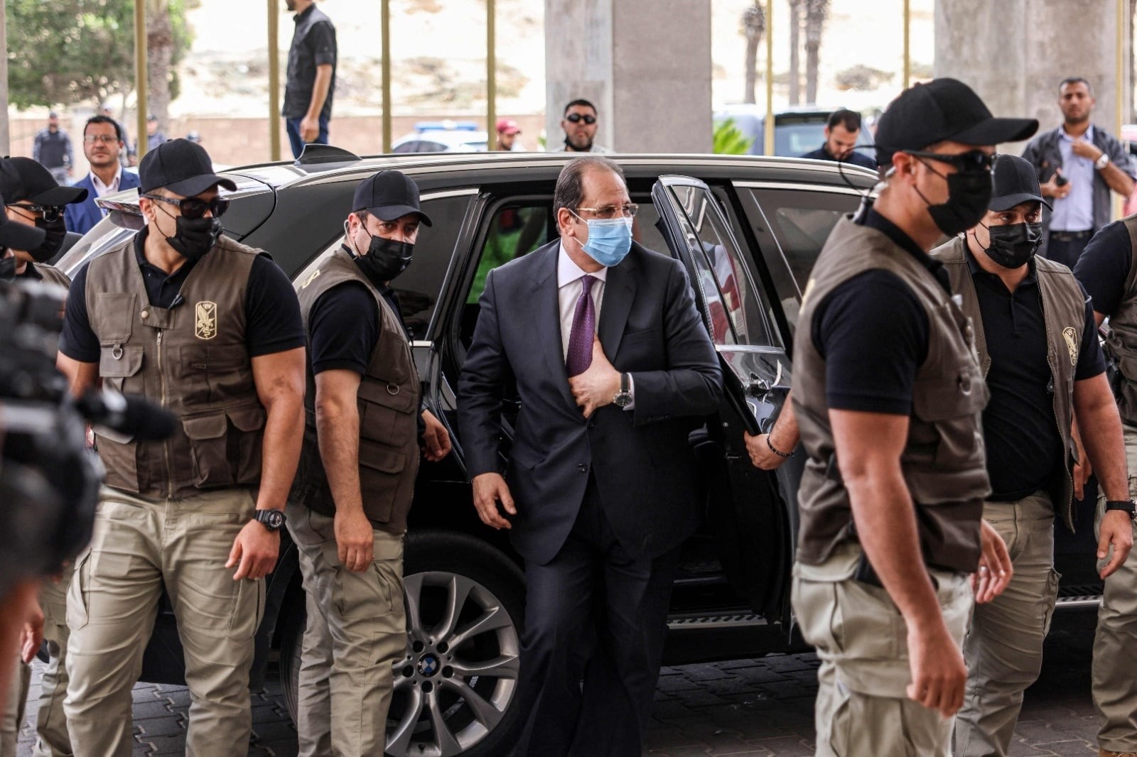 شاهد.. لحظة مغادرة الوفد المصري لقطاع غزة عبر حاجز بيت حانون