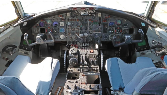 الطائرة الرئاسية لزعيم رومانيا تشاوتشيسكو للبيع فى مزاد