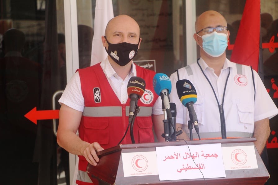 الهلال الأحمر الفلسطيني والمصري يطالبان بتوحيد الجهود لإغاثة المنكوبين في قطاع غزة