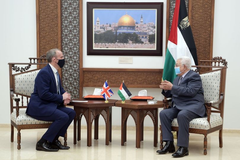 تفاصيل لقاء الرئيس عباس مع وزير الخارجية البريطاني في رام الله