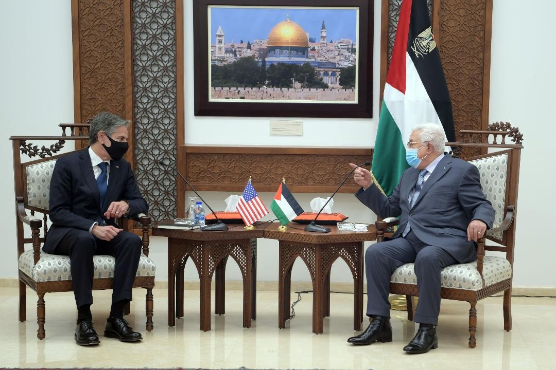 تفاصيل لقاء الرئيس عباس مع وزير الخارجية الأمريكي في رام الله