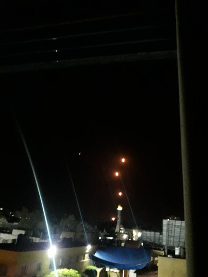 بصواريخ أرض - أرض