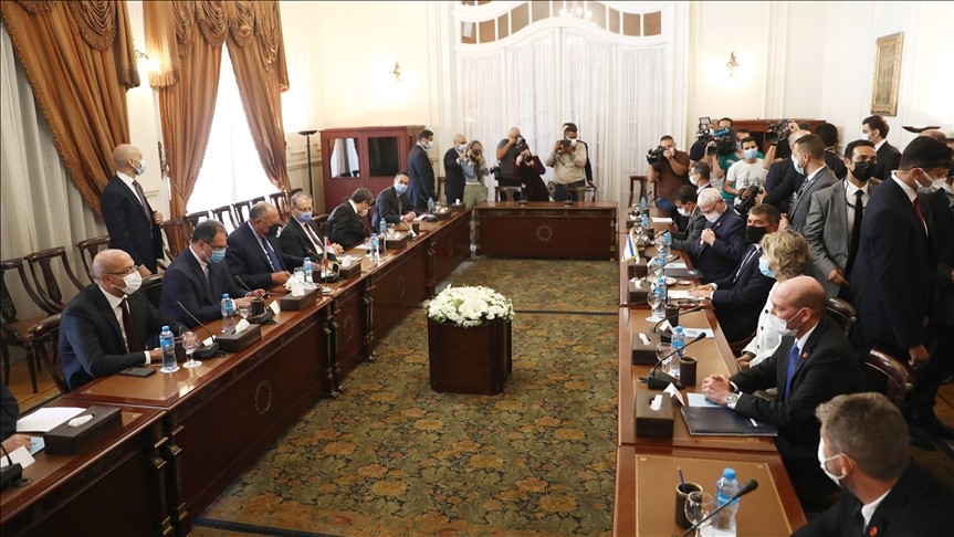 تفاصيل لقاء وزير الخارجية المصري مع أشكنازي بالقاهرة