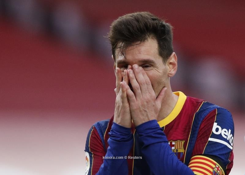 ميسي: بكيت ورغبت في ترك برشلونة