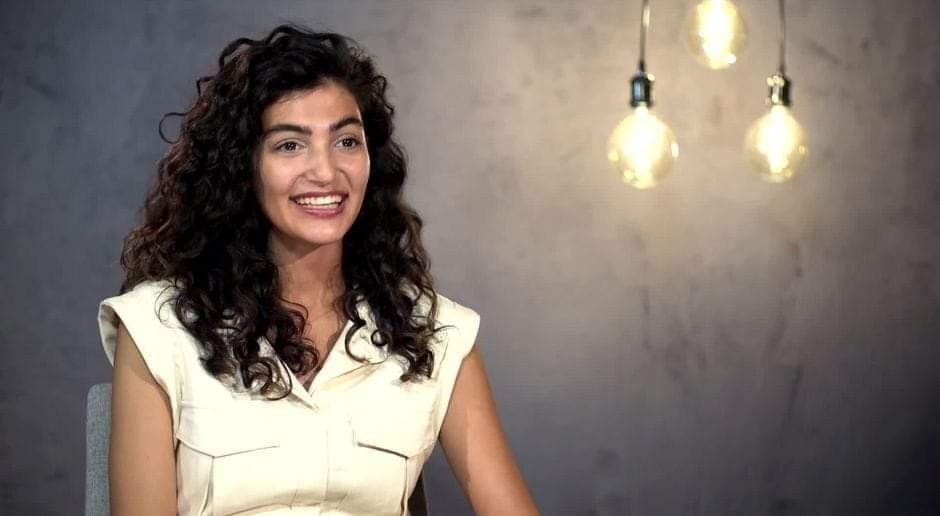 بالفيديو | لاجئة سورية تصل إلى نهائي مسابقة "أفضل عارضة أزياء" في ألمانيا