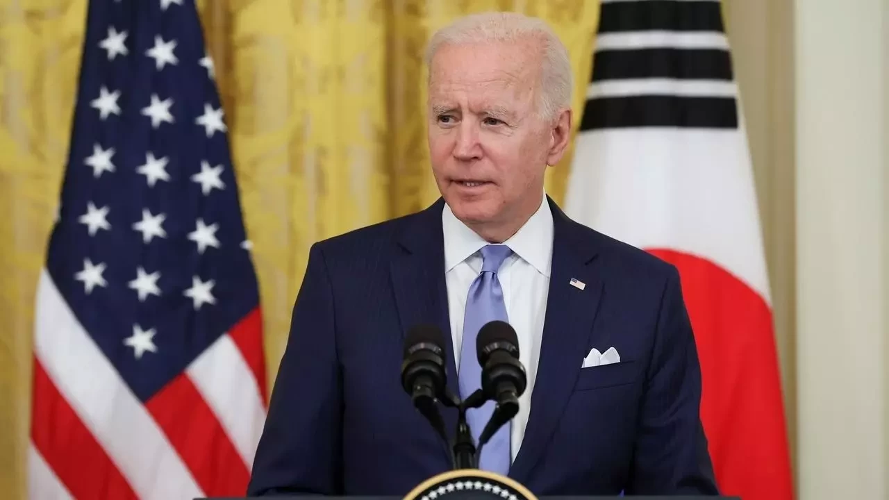 بايدن لنتنياهو: رد "إسرائيل" على حماس يجب أنّ يكون حاسمًا