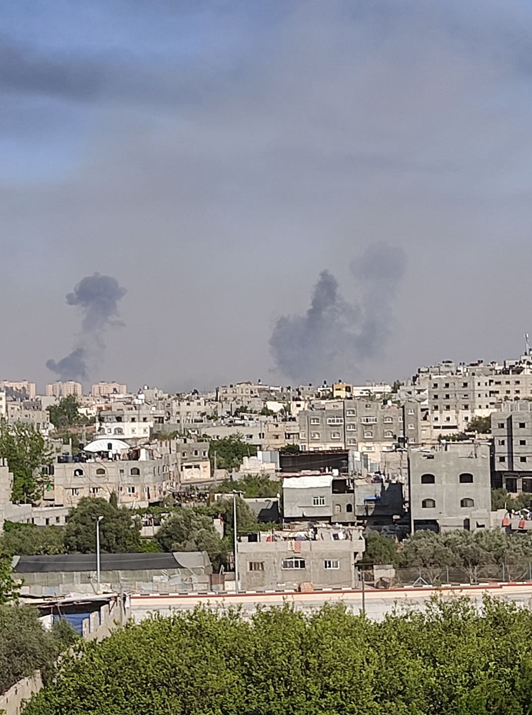 الاحتلال يستهدف منزلًا سكنيًا وأرضًا زراعية شرق مدينة غزة