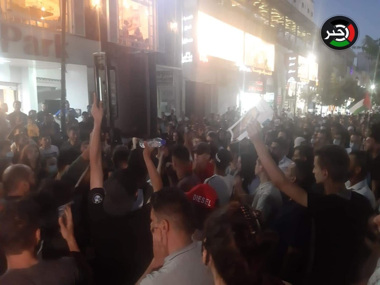 مسيرة حاشدة في رام الله احتجاجاً على اغتيال الناشط نزار بنات