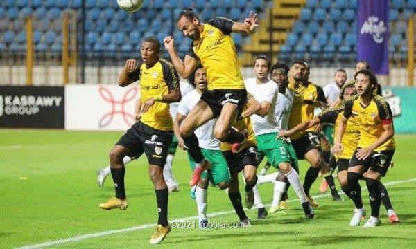 المصري يعاقب لاعبيه بعد الخسارة أمام الإنتاج