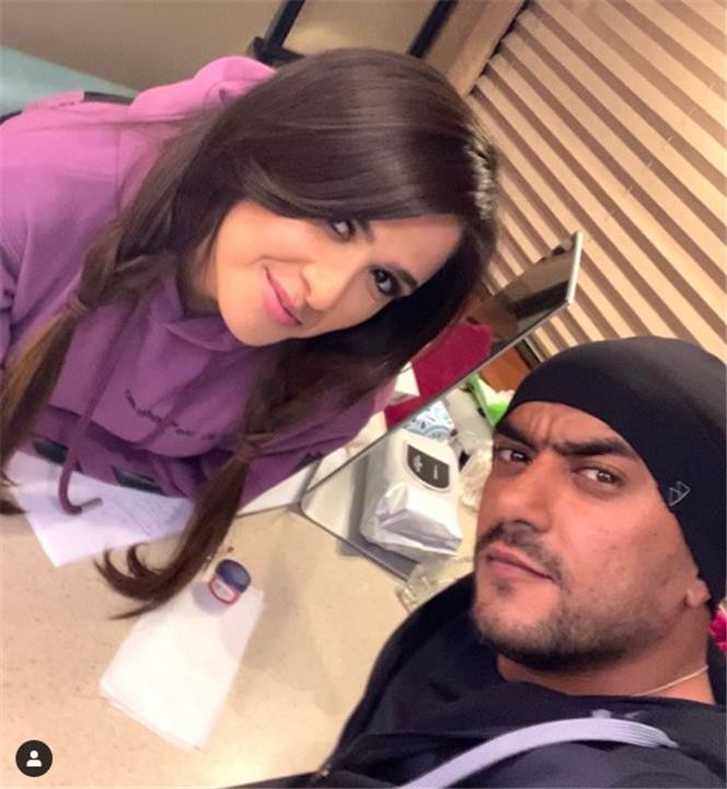 أحمد العوضي يتغزل في ياسمين عبد العزيز