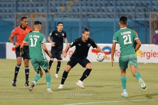 بالصور: التعادل يحسم الشطر الأول من موقعة بيراميدز والرجاء