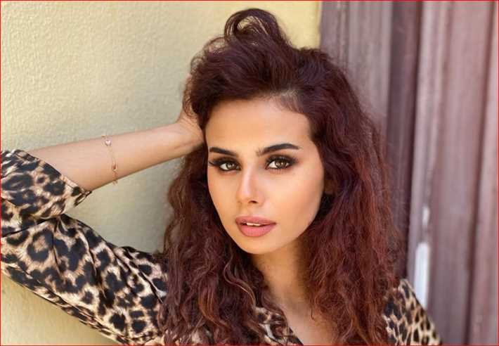 ربنا يجعل اسمي في بطاقتك قريب جدًا".. خطيب منة عرفة يتغزل بها