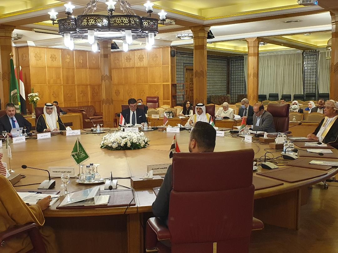 بمشاركة فلسطين