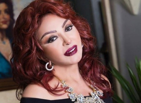 شاهدوا | الممثلة المصرية "نبيلة عبيد" تكسر حاجز العمر برشاقتها وترقص كفتاة عشرينية