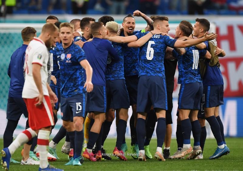 بالصور.. سكرينيار يهدي سلوفاكيا الفوز على بولندا في اليورو