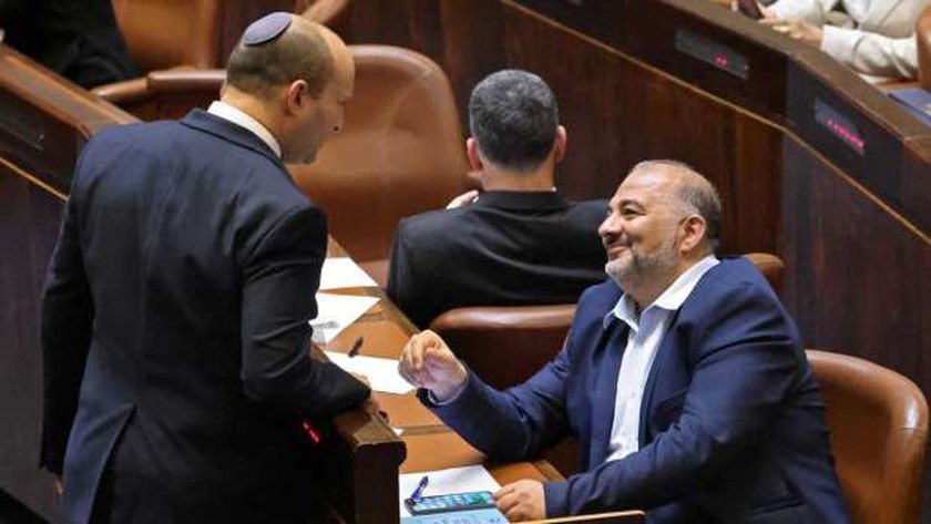 العبري: تخوفات من تهديد "الموحدة" بالانسحاب من الائتلاف الحكومي