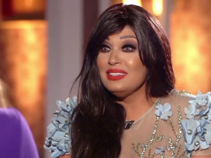 شاهدوا | الفنانة "فيفي عبده" تعود لإثارة الجدل بعد وعكتها الصحية بفيديو رقص أمام شاطئ البحر