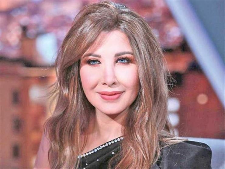 بالفيديو | الفنانة اللبنانية "نانسي عجرم" توقف الغناء في حفلها وتعتذر من الجمهور