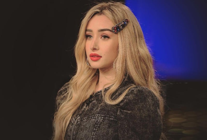 بعد وضع صورها على "توك توك"... هنا الزاهد تعلق