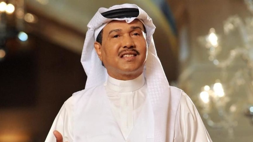 بالفيديو | النجم "محمد عبده" معجبة تصرخ بشكل هيستيري عند رؤيتها له