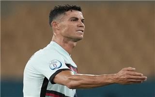 بالصور.. رونالدو يثير غضب جمهور البرتغال مجددا