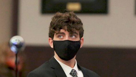 شاهد: صور كاميرون هيرن تتصدر الترند حول العالم