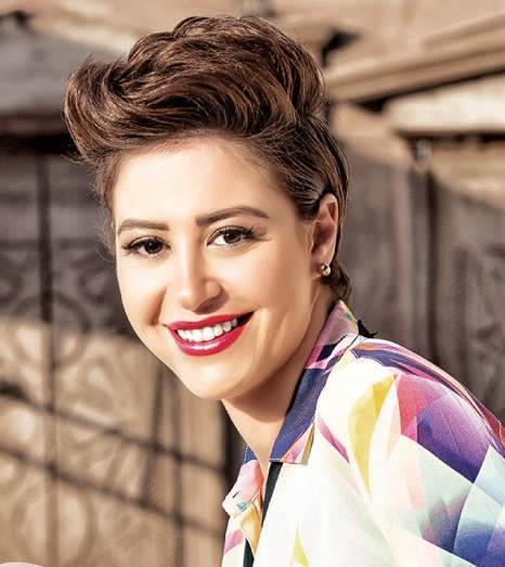 شاهدوا | النجمة المصرية "منة شلبي" تحتفل بعيد ميلادها و تنكر عمرها الحقيقي