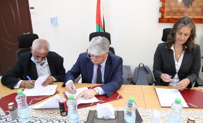 رام الله: توقيع مذكرة تفاهم ثلاثية لتمكين النساء ضحايا الاستغلال