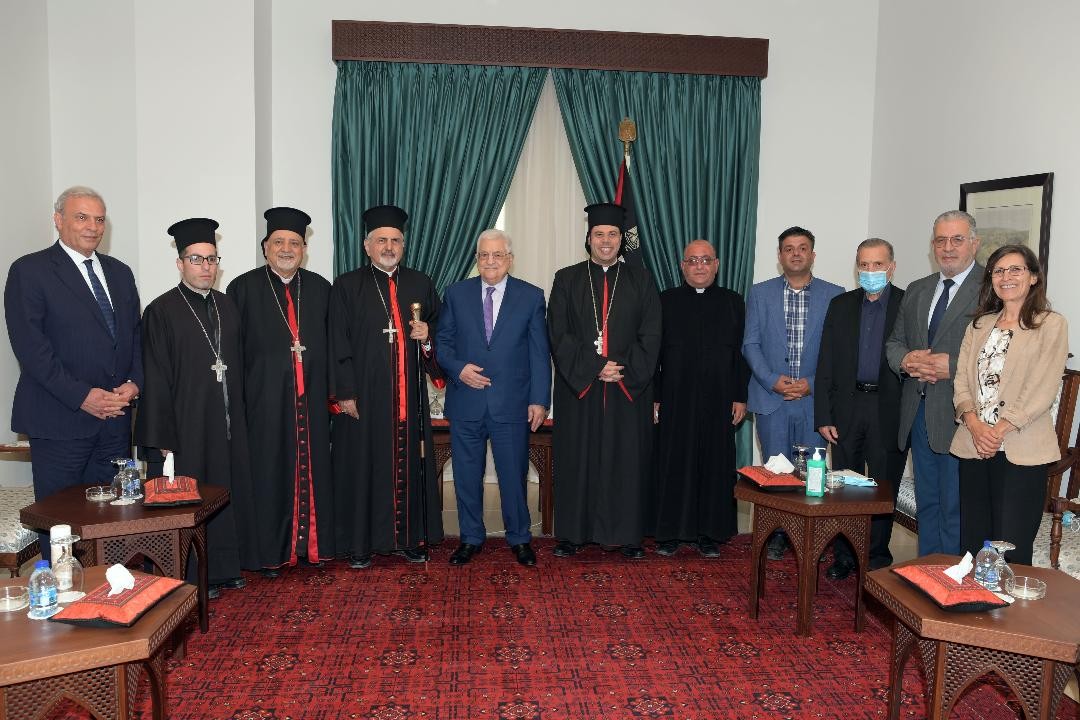 "فلسطين هي مهد السيد المسيح وأرض السلام"