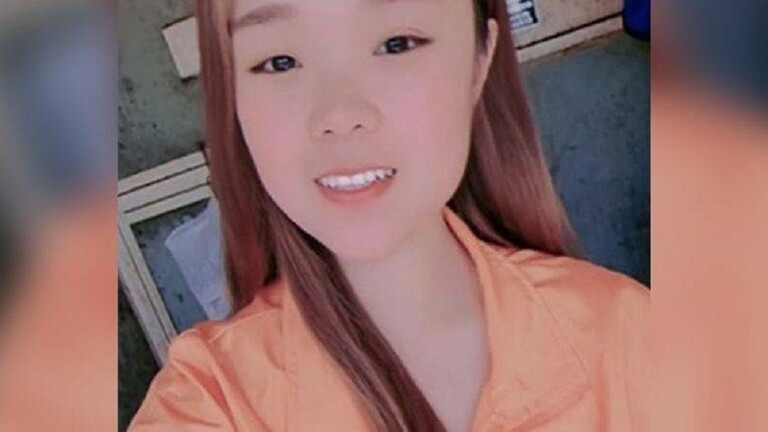 بالفيديو |  مصرع مشغلة رافعة "صينية" أثتاء البث المباشر على ارتفاع 50 مترا