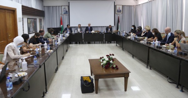 التربية تعقد لقاءً مع ممثلي الدول المانحة لقطاع التعليم والمنظمات الدوليّة المتخصصة