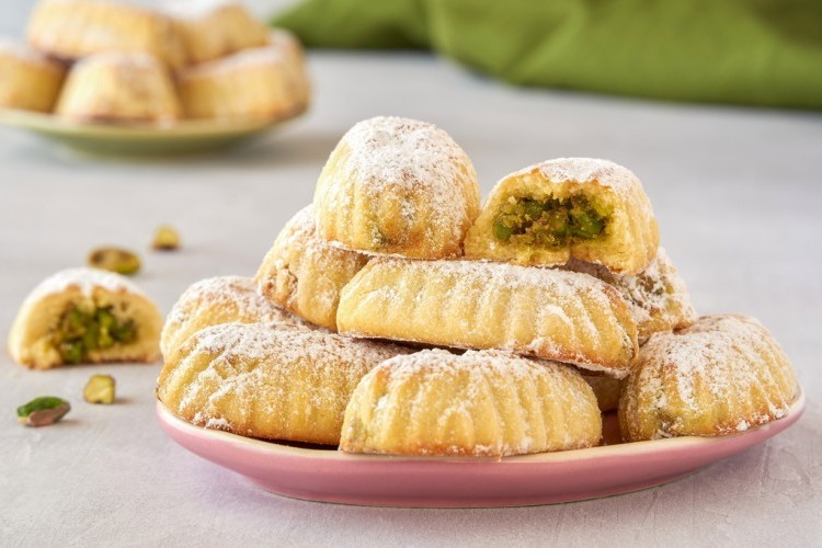 بالفيديو | معمول الفستق الحلبي على الطريقة اللبنانية