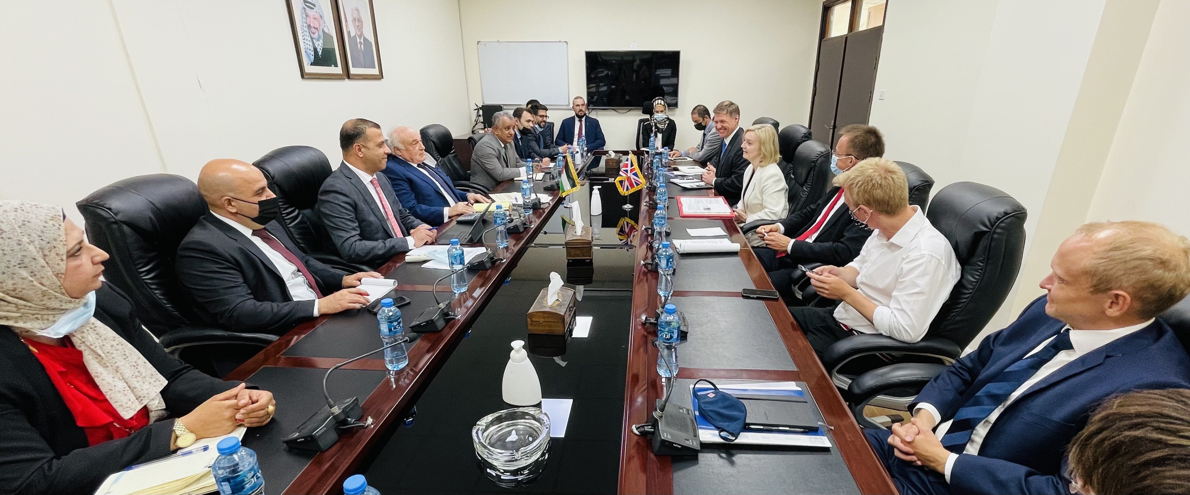 تفاصيل لقاء بشارة مع وزيرة التجارة الدولية للملكة المتحدة
