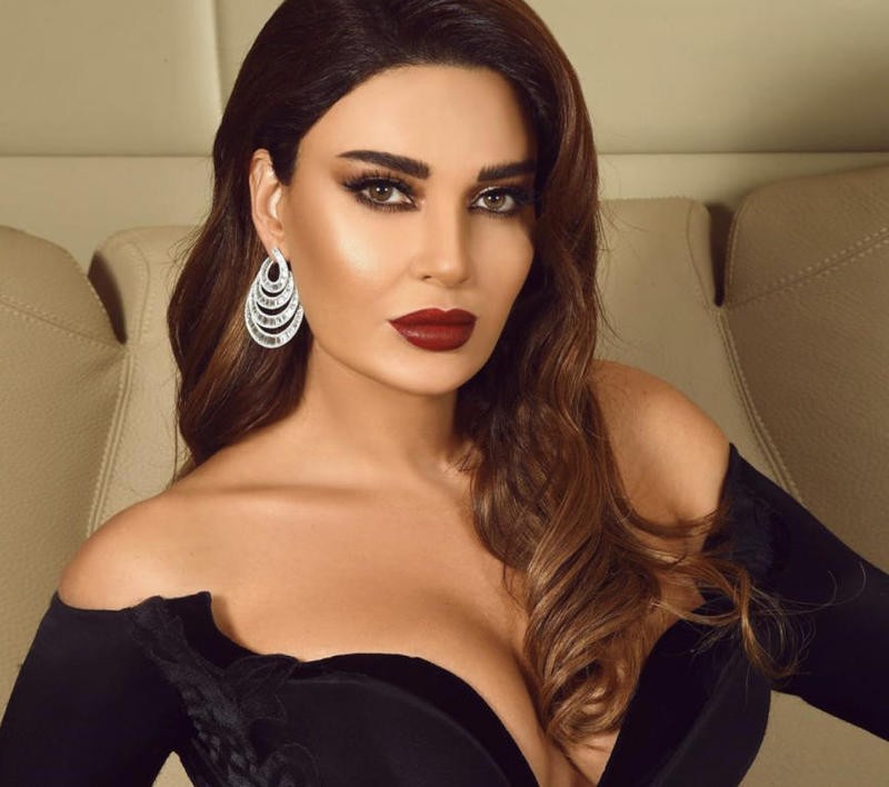 لماذا وضعت سيرين عبد النور الشعر المستعار لابنتها تاليا؟