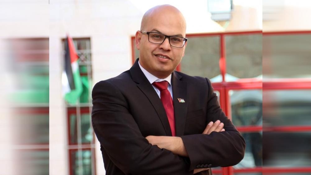 الاحتلال يقرر الإفراج عن المحامي فريد الأطرش