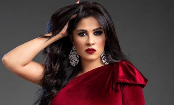 شاهدوا |  الممثلة المصرية "ياسمين عبد العزيز" تخضع لعملية جراحية "صعبة"
