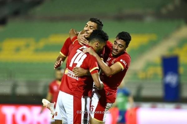 بالصور: الأهلي يحبط مغامرة المقاصة ويطارد قمة الدوري