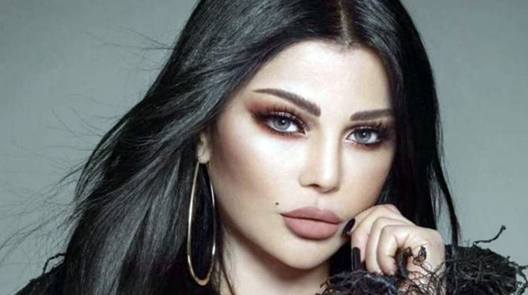 شاهدوا: هيفاء وهبي تشعل "الإنستجرام" بفستان أبيض قصير