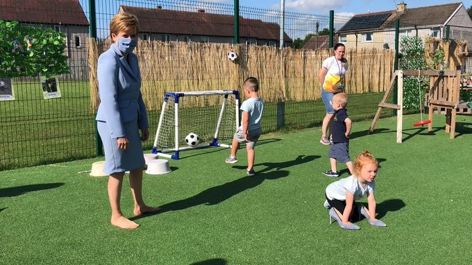 رئيسة وزراء أسكتلندا تتعرض لعملية "سطو" طريفة