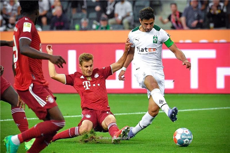 بالصور.. بايرن يبدأ البوندسليجا بالتعادل مع مونشنجلادباخ