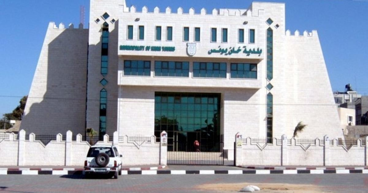 بلدية خانيونس: قمنا بإنشاء قناة مائية طولها 4.5 كم لإغلاق أكبر النقاط غرقًا بقطاع غزّة 