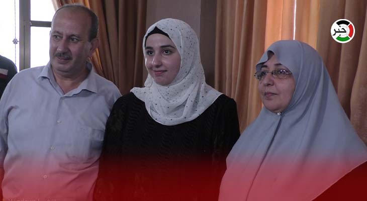 بالفيديو: الأول على فلسطين بالثانوية العامة "علمي" إسلام أحمد الهبيل الحاصلة على معدل 99.7%