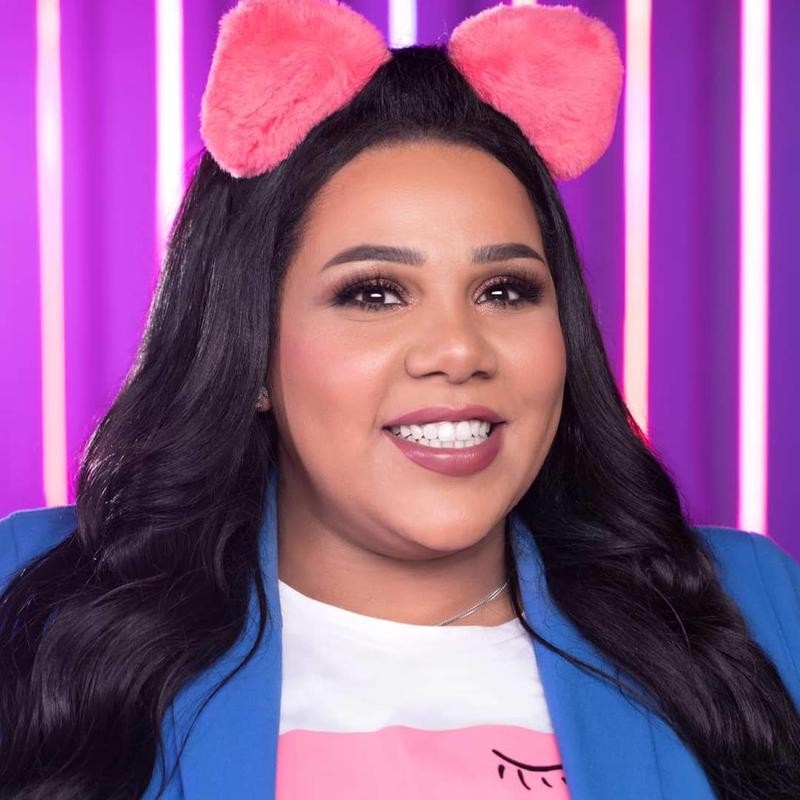 شاهدوا | الفنانة المصرية "شيماء سيف" تحتفل بعيد ميلادها بطريقة كوميدية مبهجة