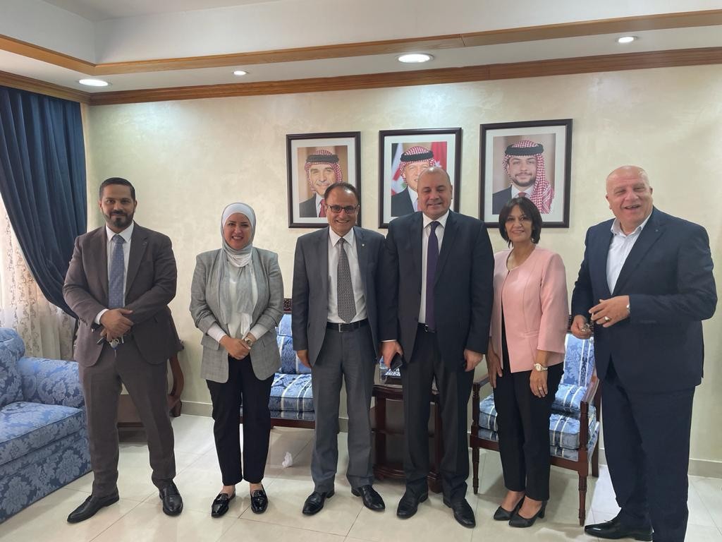 دائرة حقوق الإنسان في منظمة التحرير تلتقي لجنة الحريات النيابية بالأردن