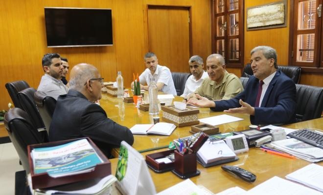 بلدية غزّة والمعاهد الأزهرية تبحثان سبل التعاون المشترك