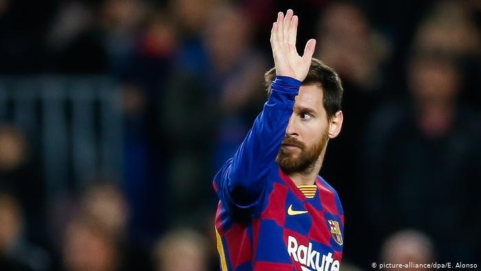 الإعلام العبري يُعلق على رحيل ميسي من برشلونة