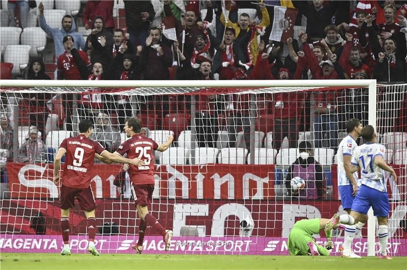 بالصور: هاتريك ليفاندوفسكي يقود بايرن لاكتساح هيرتا برلين