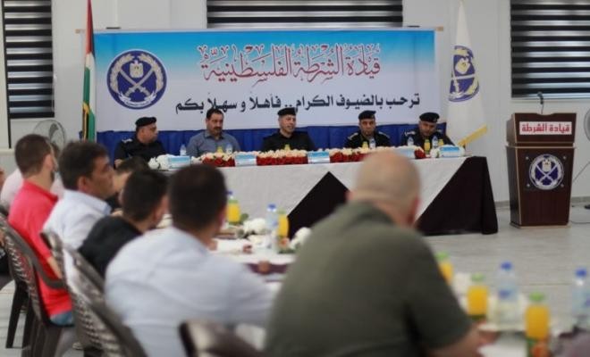 قيادة الشرطة بغزّة تعقد لقاءً مفتوحًا مع أصحاب المنشآت والفنادق السياحية